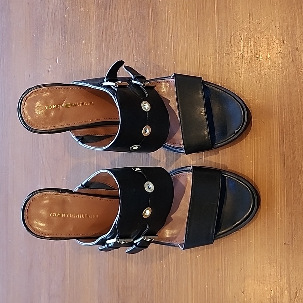 Women's Tommy Hilfiger Black Sandal Size 9.5.